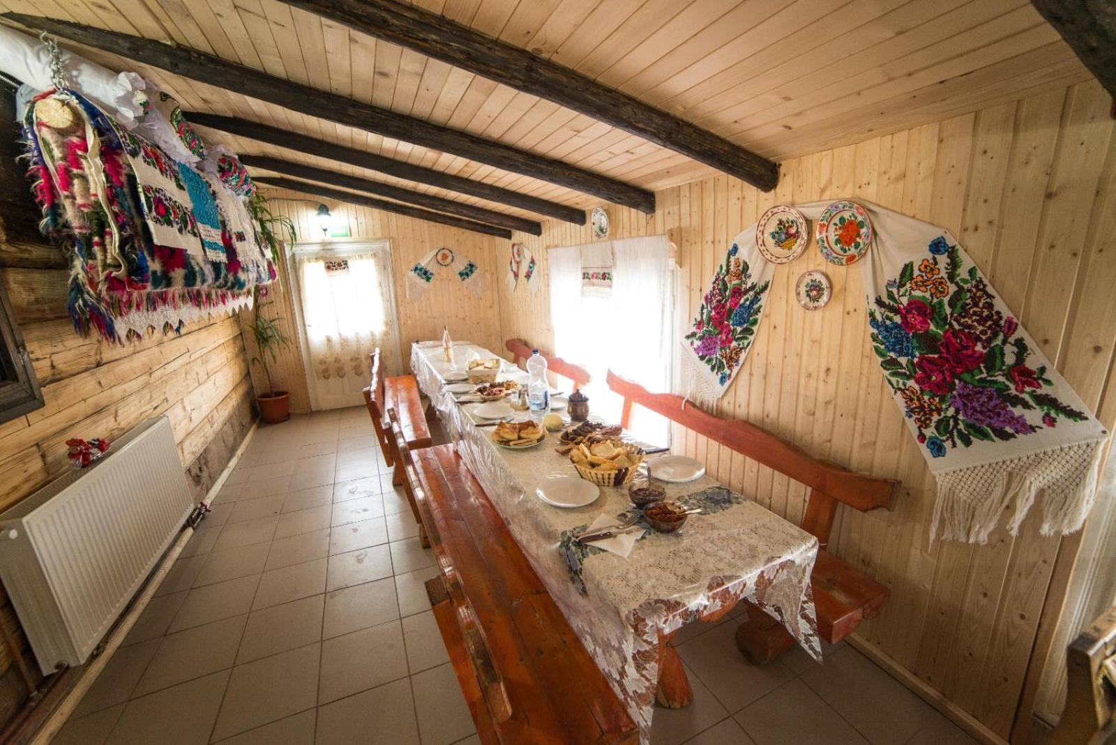 Complex Traditional Casuta Bunicilor-Breb المظهر الخارجي الصورة