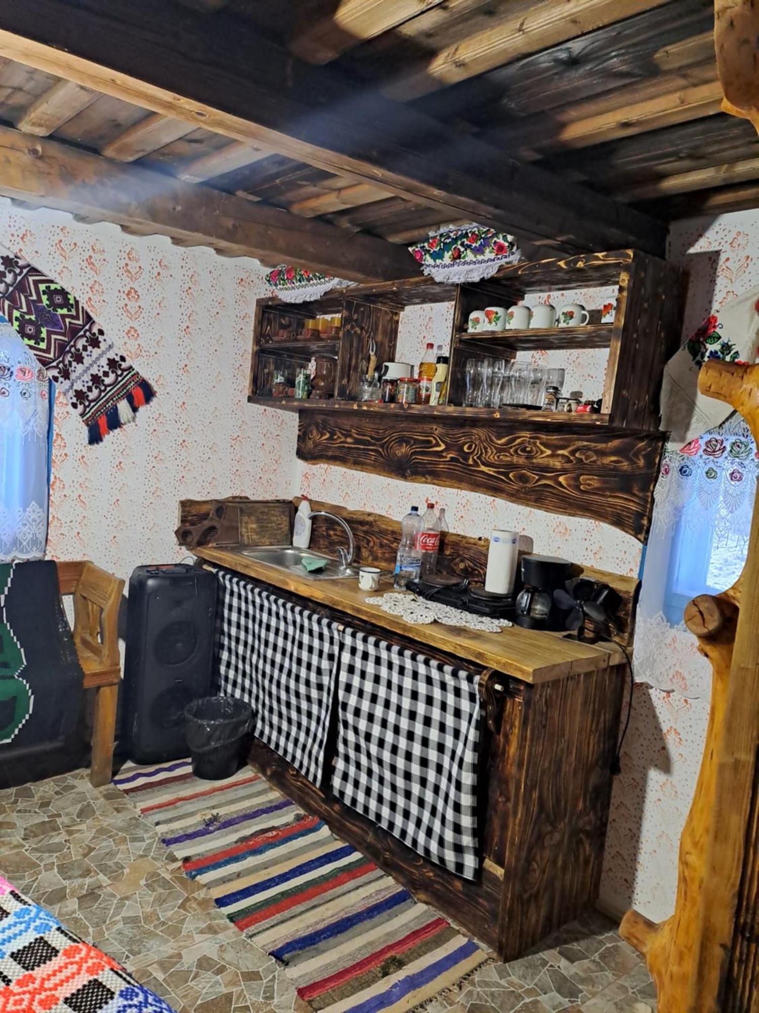 Complex Traditional Casuta Bunicilor-Breb المظهر الخارجي الصورة