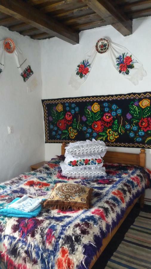 Complex Traditional Casuta Bunicilor-Breb المظهر الخارجي الصورة
