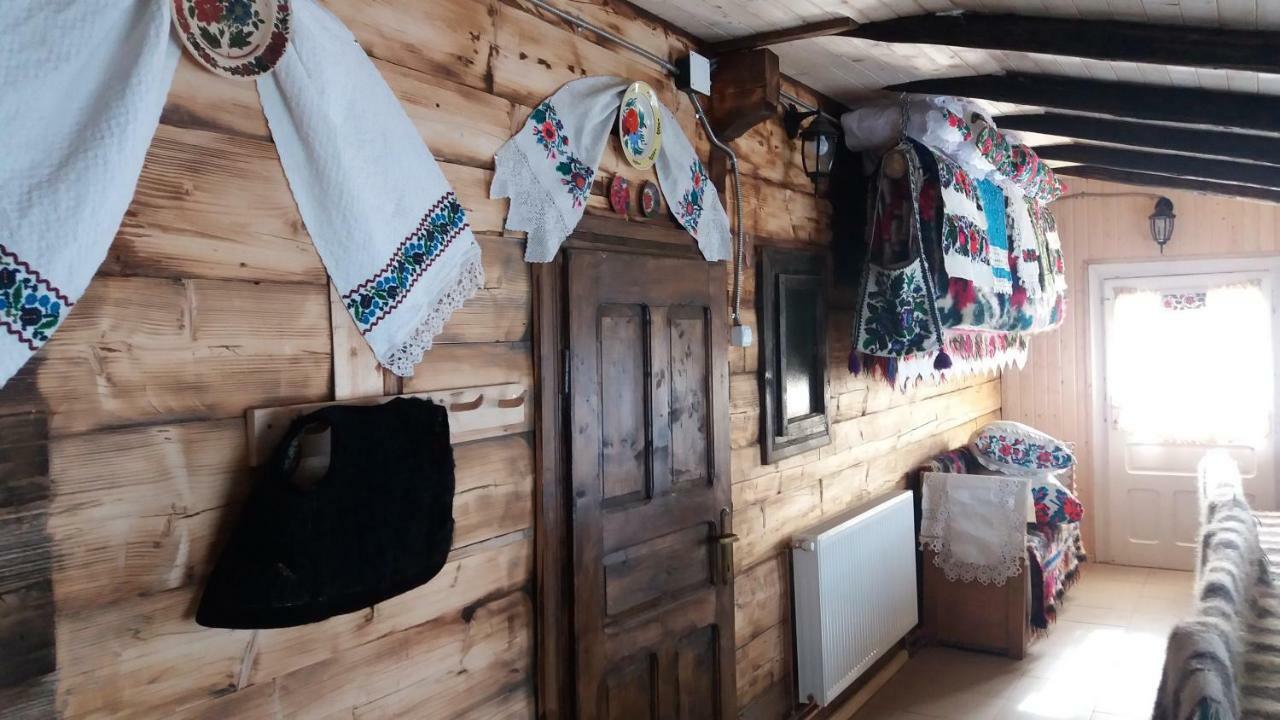 Complex Traditional Casuta Bunicilor-Breb المظهر الخارجي الصورة