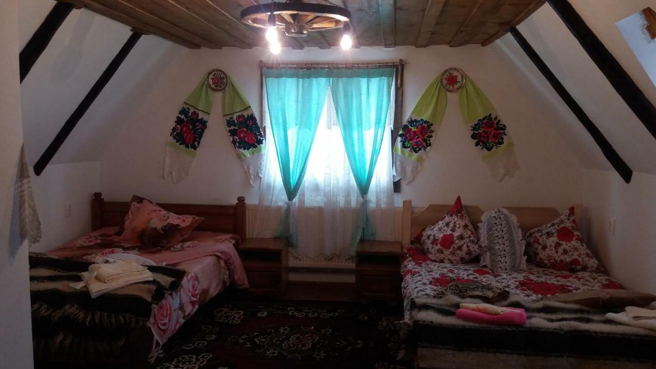 Complex Traditional Casuta Bunicilor-Breb المظهر الخارجي الصورة
