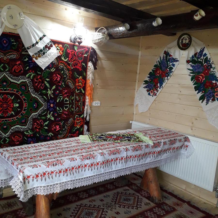 Complex Traditional Casuta Bunicilor-Breb المظهر الخارجي الصورة