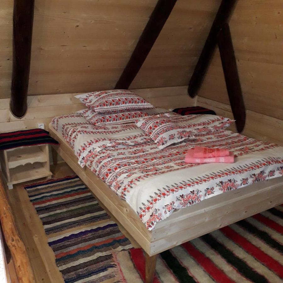 Complex Traditional Casuta Bunicilor-Breb المظهر الخارجي الصورة