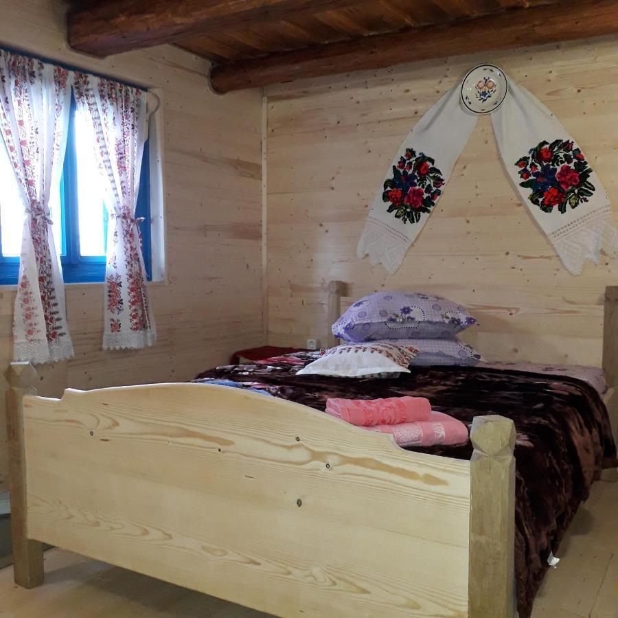 Complex Traditional Casuta Bunicilor-Breb المظهر الخارجي الصورة